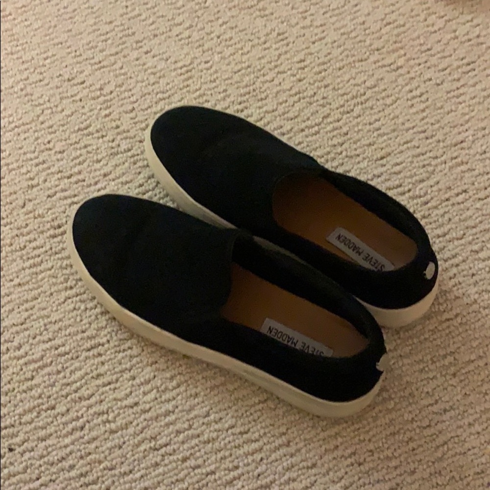 black steve madden slip ons
